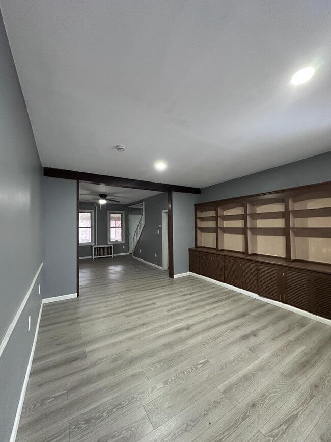 Foto del edificio - 81 Ashley St