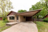 Foto principal - 1568 N Harvard Ave