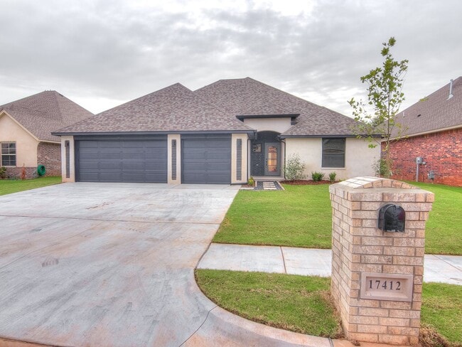 Building Photo - Modern Home in Edmond Schools - 4 bedrooms...