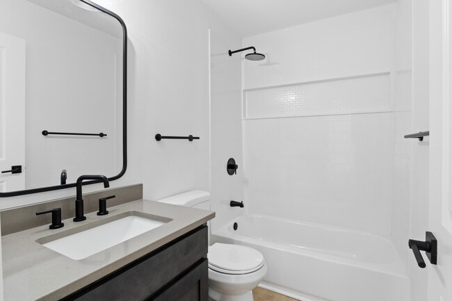 Ensemble Bathroom - Cadence of Newport