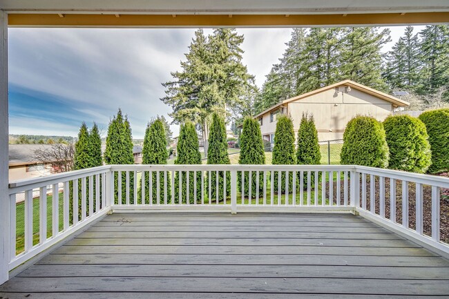 Building Photo - Poulsbo Place Townhome