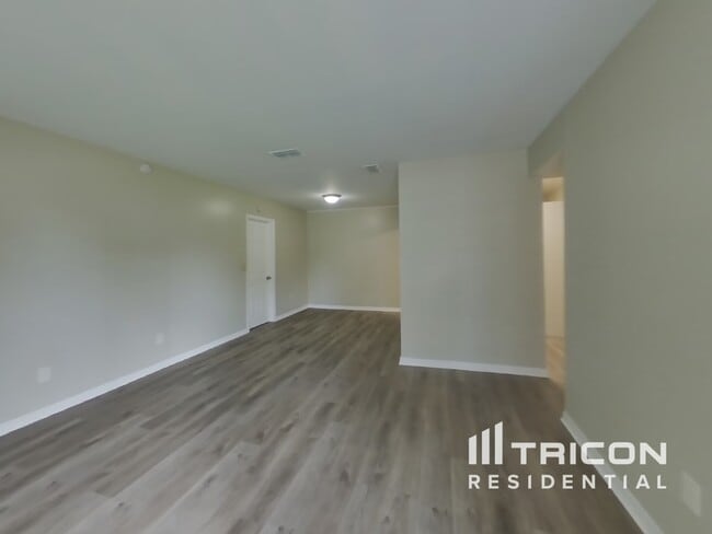 Building Photo - 8419 Stillbrook Ave