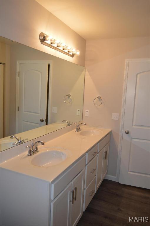 Building Photo - 4612 Siesta Dr