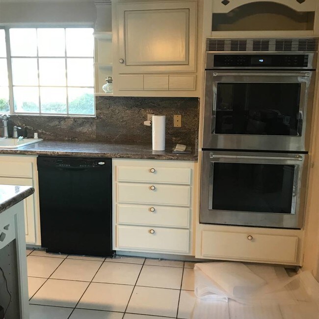 Foto del edificio - 5224 Woodlake Ave