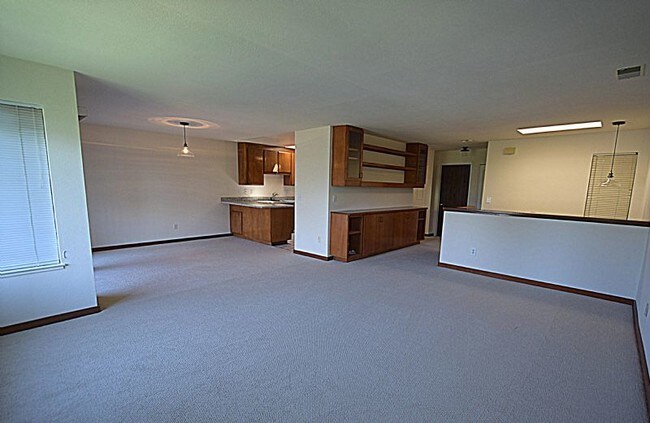 Building Photo - 15 Oakcrest Dr