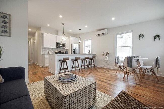 Foto del edificio - 75 Henry St