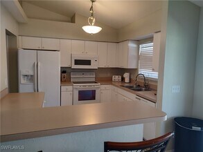 Building Photo - 5126 SW 19th Pl