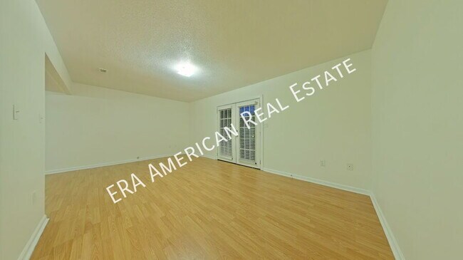 Foto del edificio - 1702 E 1st Ave