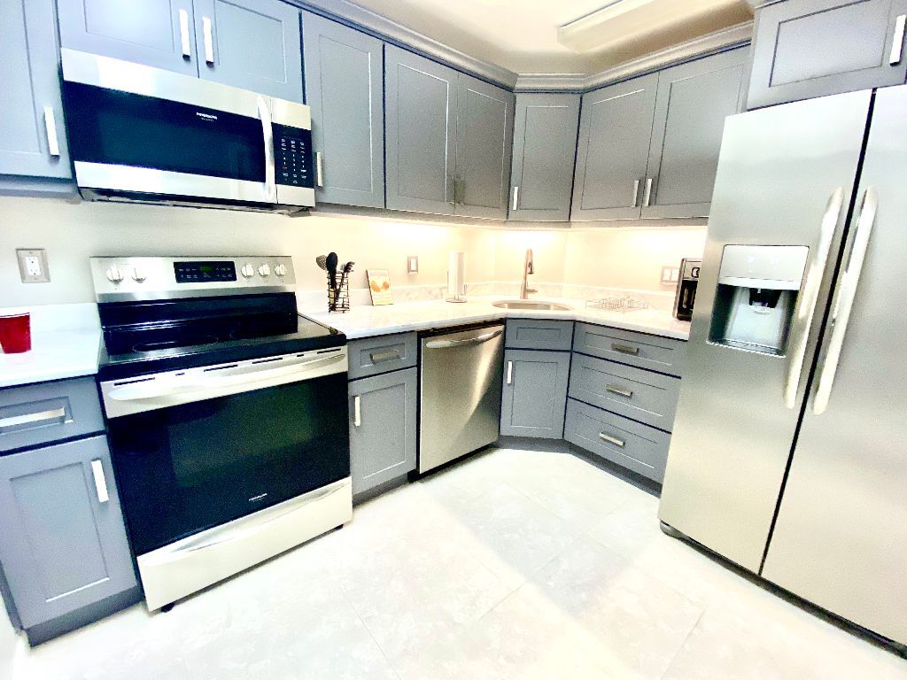 Primary Photo - 136 NE 19th Ct