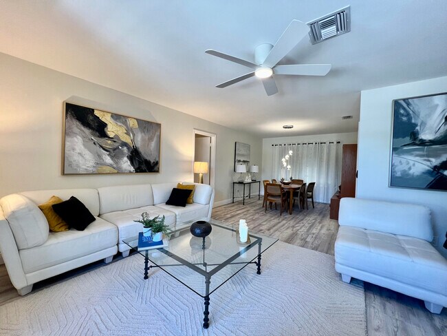 Foto del edificio - 5878 Tidewater Dr