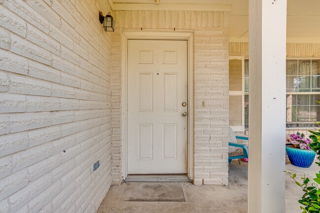 Foto del edificio - 549 Roadrunner Ave
