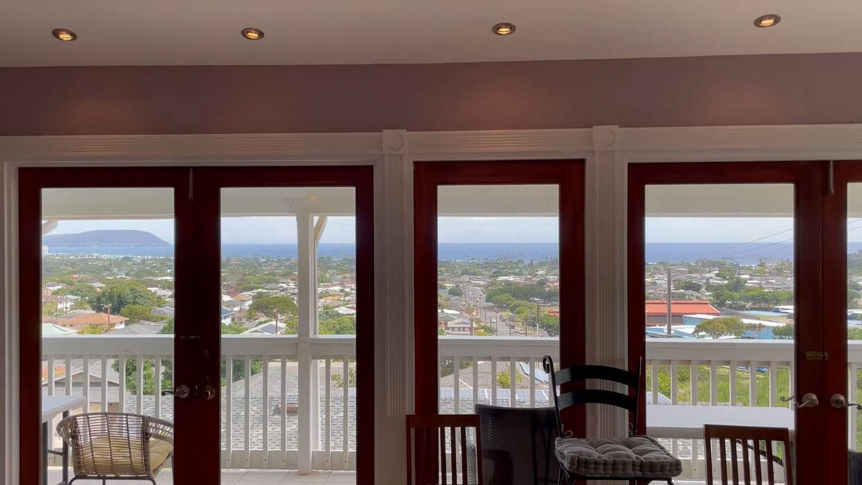 Foto principal - Ocean Views In Convenient Location!