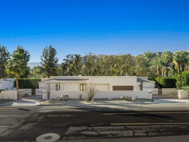 Foto del edificio - 71151 Country Club Dr