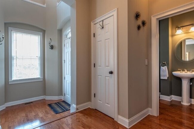 Building Photo - 1438 Montclair Ct SE