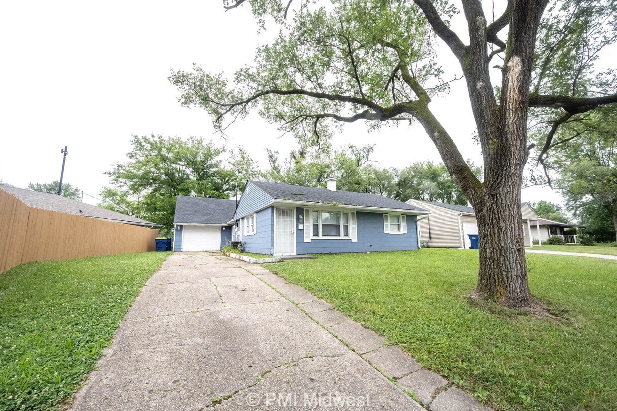 Primary Photo - 4923 Barlow Dr