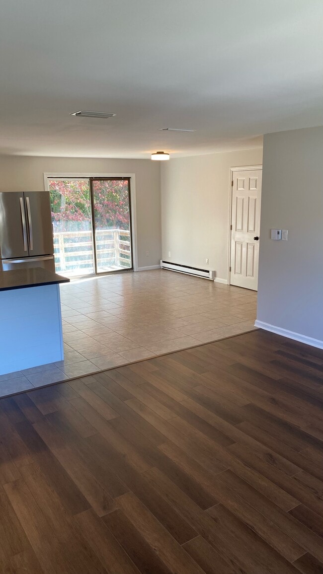 Kitchen/Dinning - 55 Sandy Brook Dr