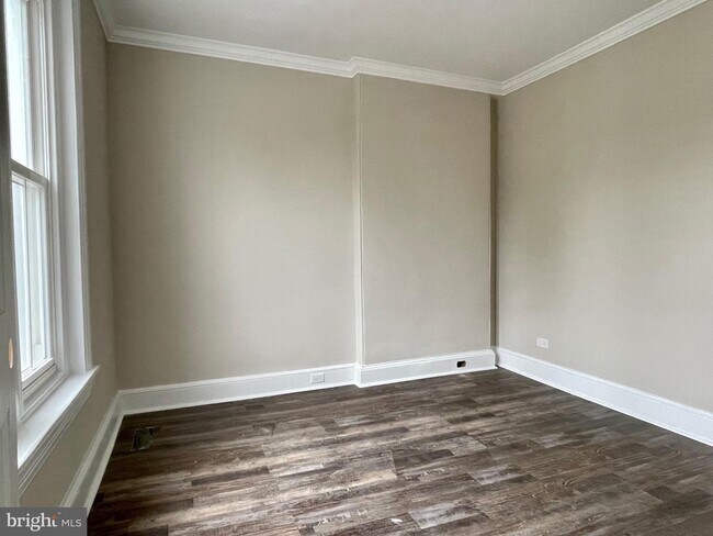 Foto del edificio - 216 S Main St