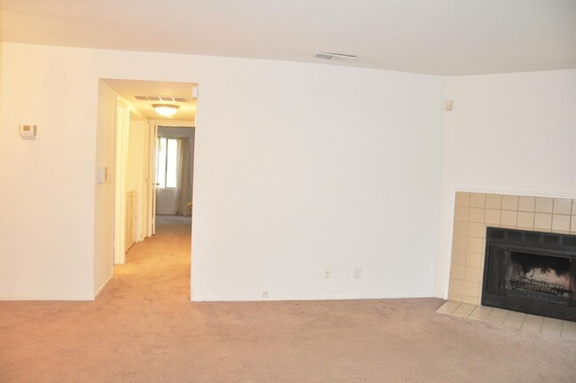Building Photo - 1659 Braddock Ct