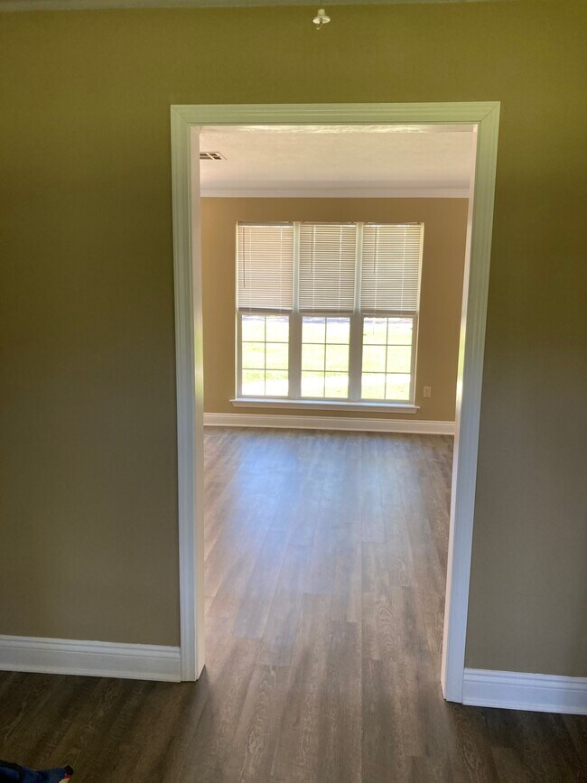 Foto del edificio - 232 Mimosa Ave