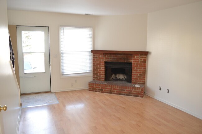 Building Photo - 1271 Marywood Ave