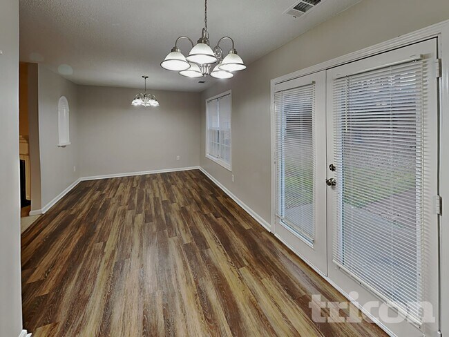 Foto del edificio - 6899 Mahonia Pl