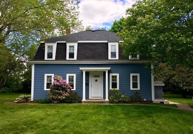 Foto del edificio - 84 Lake Rd