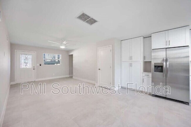 Foto del edificio - 5039 N Beach Rd