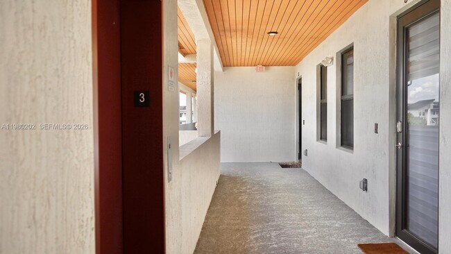 Foto del edificio - 7925 NW 104th Ave