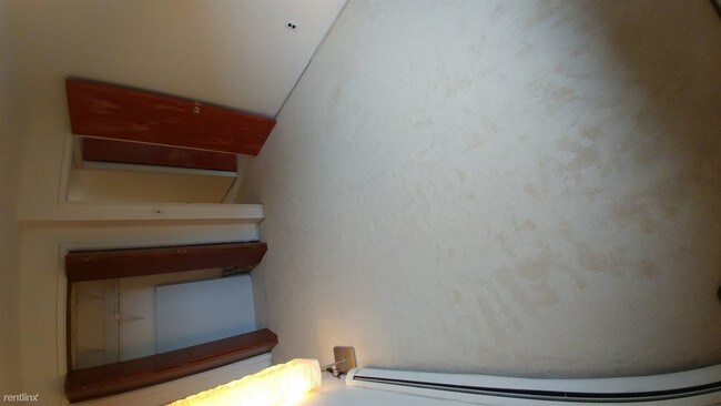 Building Photo - 2 br, 2 bath Townhome - 11227 75th Ave -2Bath