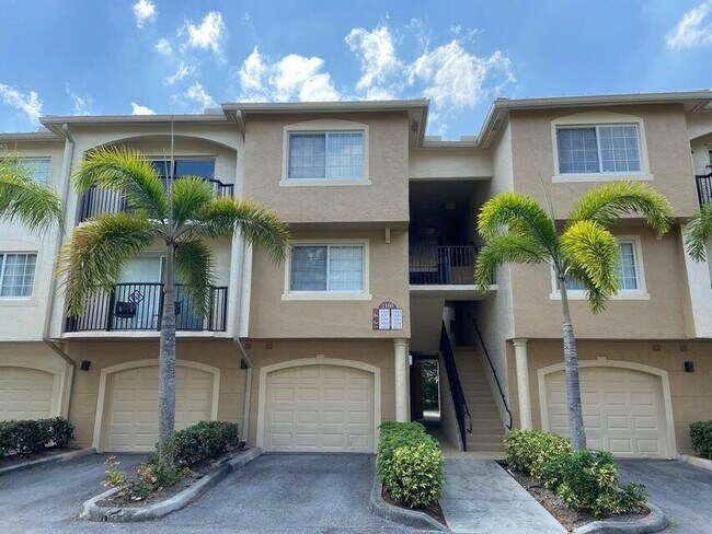 Foto del edificio - 1100 Crestwood Ct S