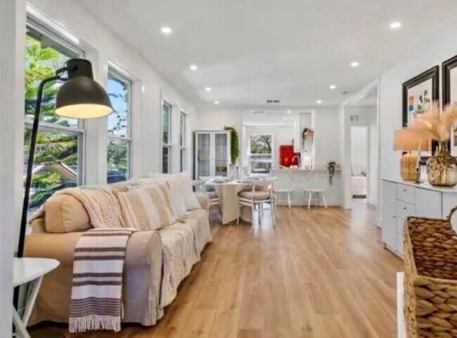 Foto del edificio - 2238 Quincy St S
