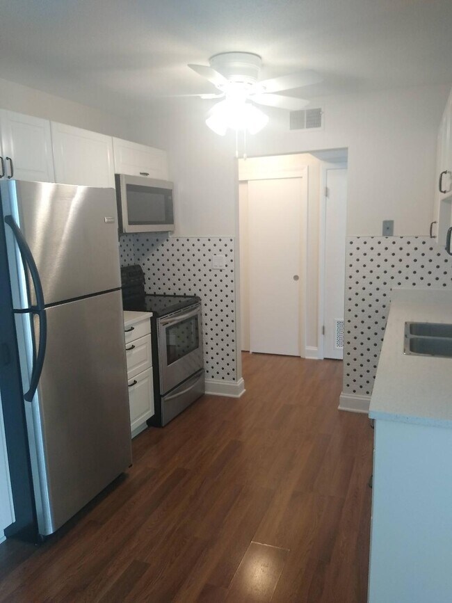 2076 Chateau Ct Unit 108, Grafton, WI 53024 Condo for Rent in Grafton