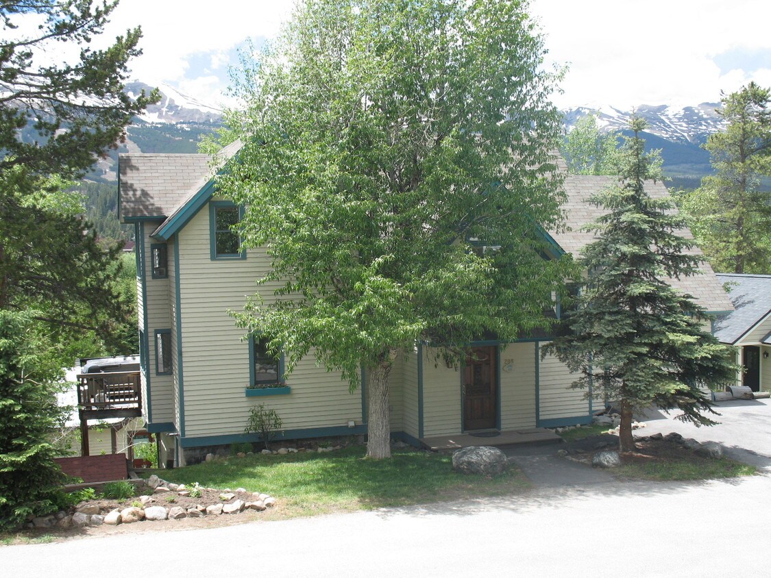 Foto principal - 208 Highland Terrace
