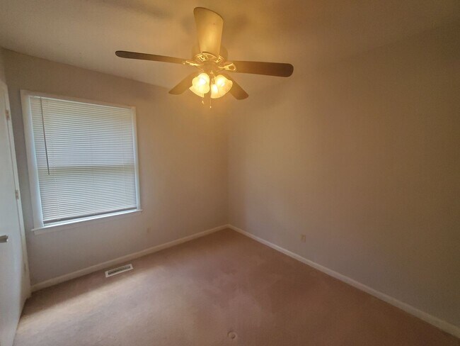 Foto del edificio - 4742 Belford Rd