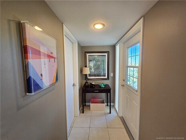 Foto del edificio - 5564 NE Gulfstream Way