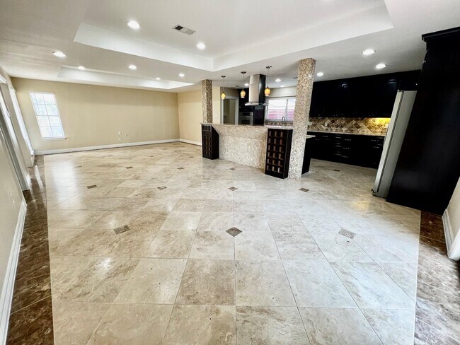 Foto del edificio - 9418 Meadowbriar Ln