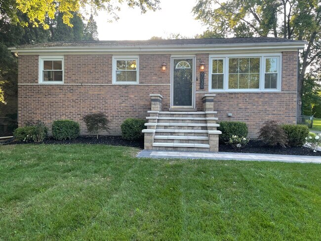 Building Photo - 9030 Palisades Rd