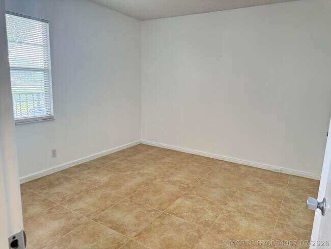 Foto del edificio - 1200 SW 124th Terrace