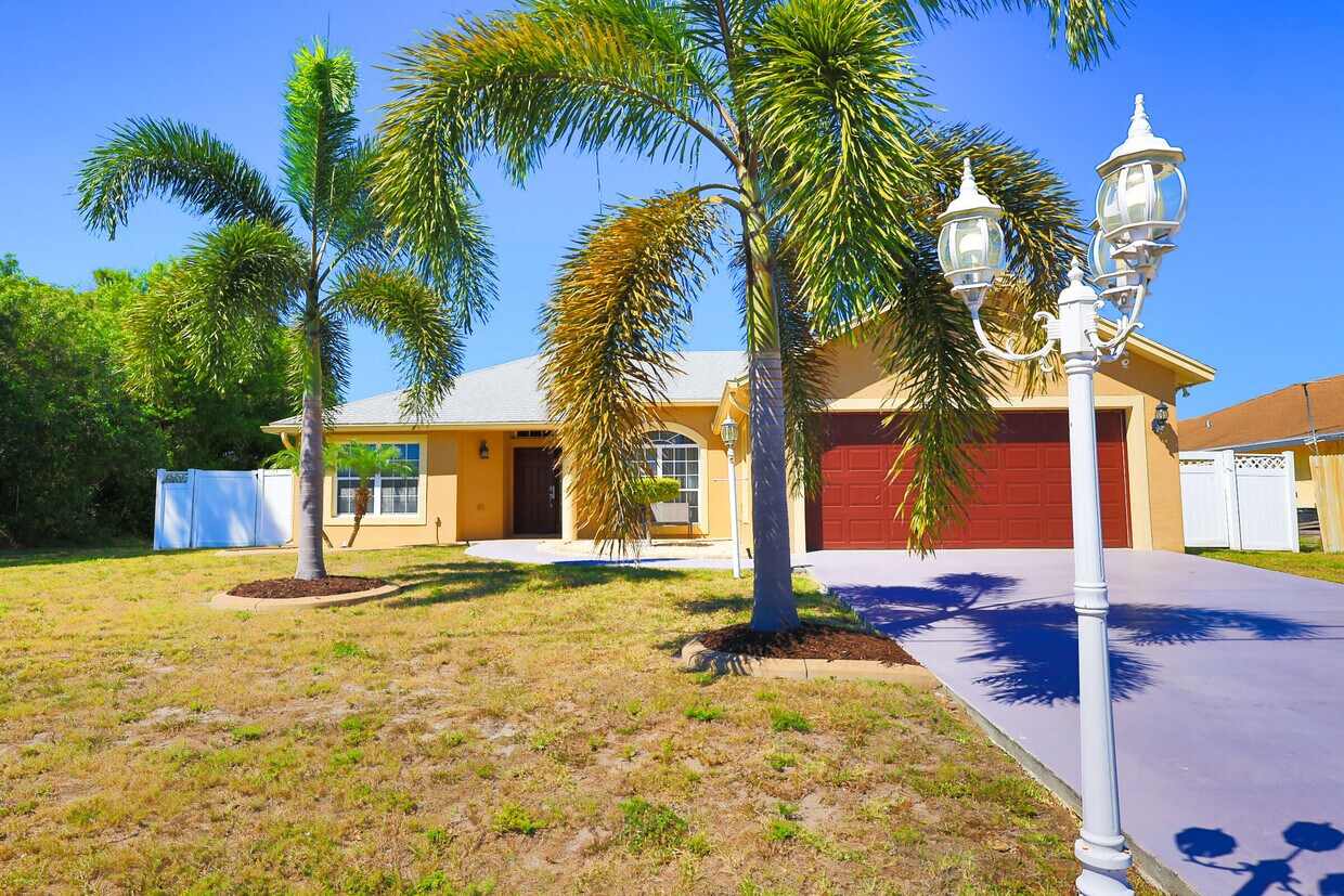 533 SW Cherryhill Rd, Port Saint Lucie, FL 34953 House Rental in Port