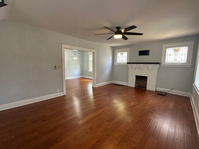 Foto del edificio - 6165 Grand Vista Ave