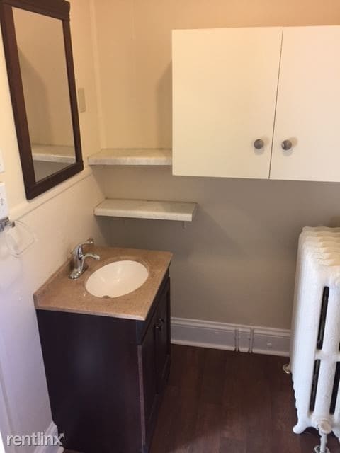 Building Photo - 2 br, 1 bath Apartment - 510 Center St