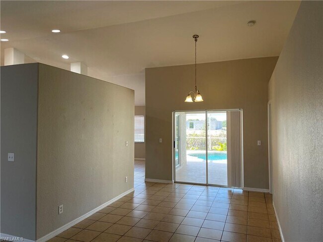 Building Photo - 1712 NW 6th Pl