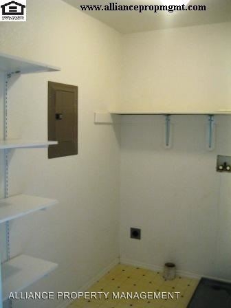 Building Photo - 701 Mantle Dr