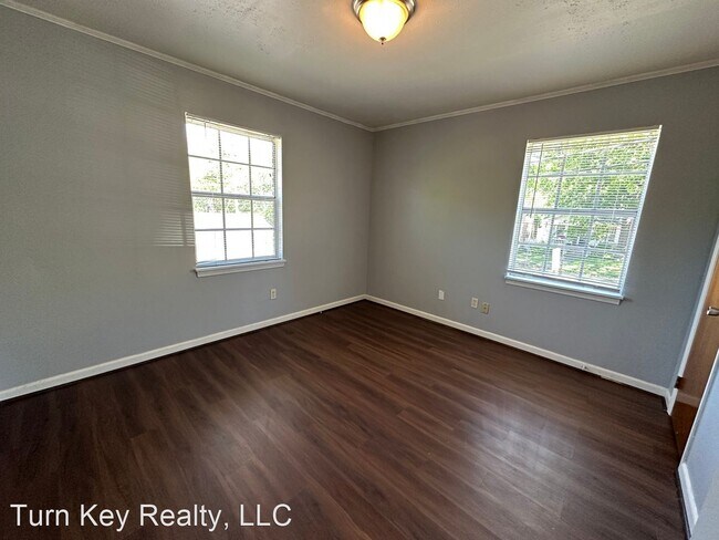 Foto del edificio - 2 br, 1 bath House - 8036 Rugby Avenue Unit C