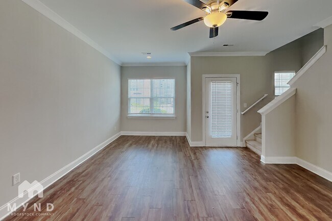 Foto del edificio - 351 Halton Crossing Dr SW