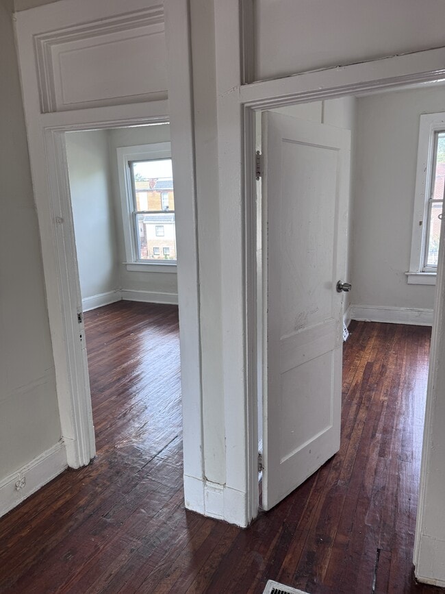 Building Photo - 4806 Reisterstown Rd