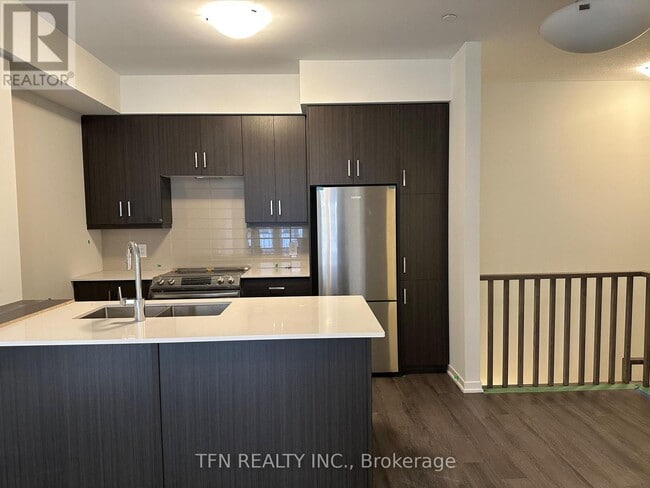 Building Photo - 11-11 Honeycrisp Cres