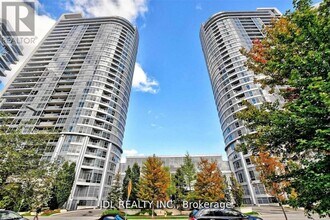 Building Photo - 151 Village Green Square