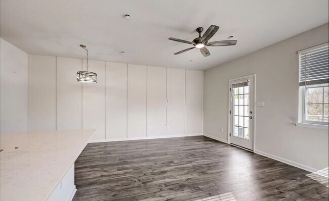 Foto del edificio - 221 Mazzeo Dr