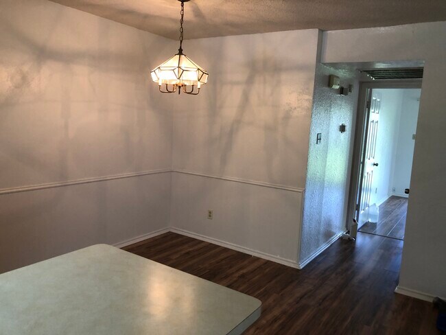 Foto del edificio - 313 Shady Grove Dr